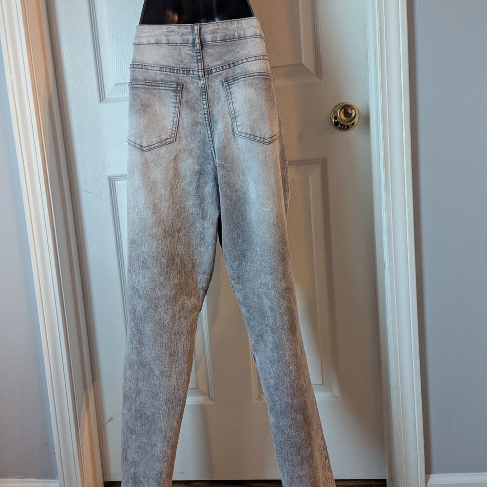 Mid rise light gray wash jeans - 11/12 - Picture 7 of 7